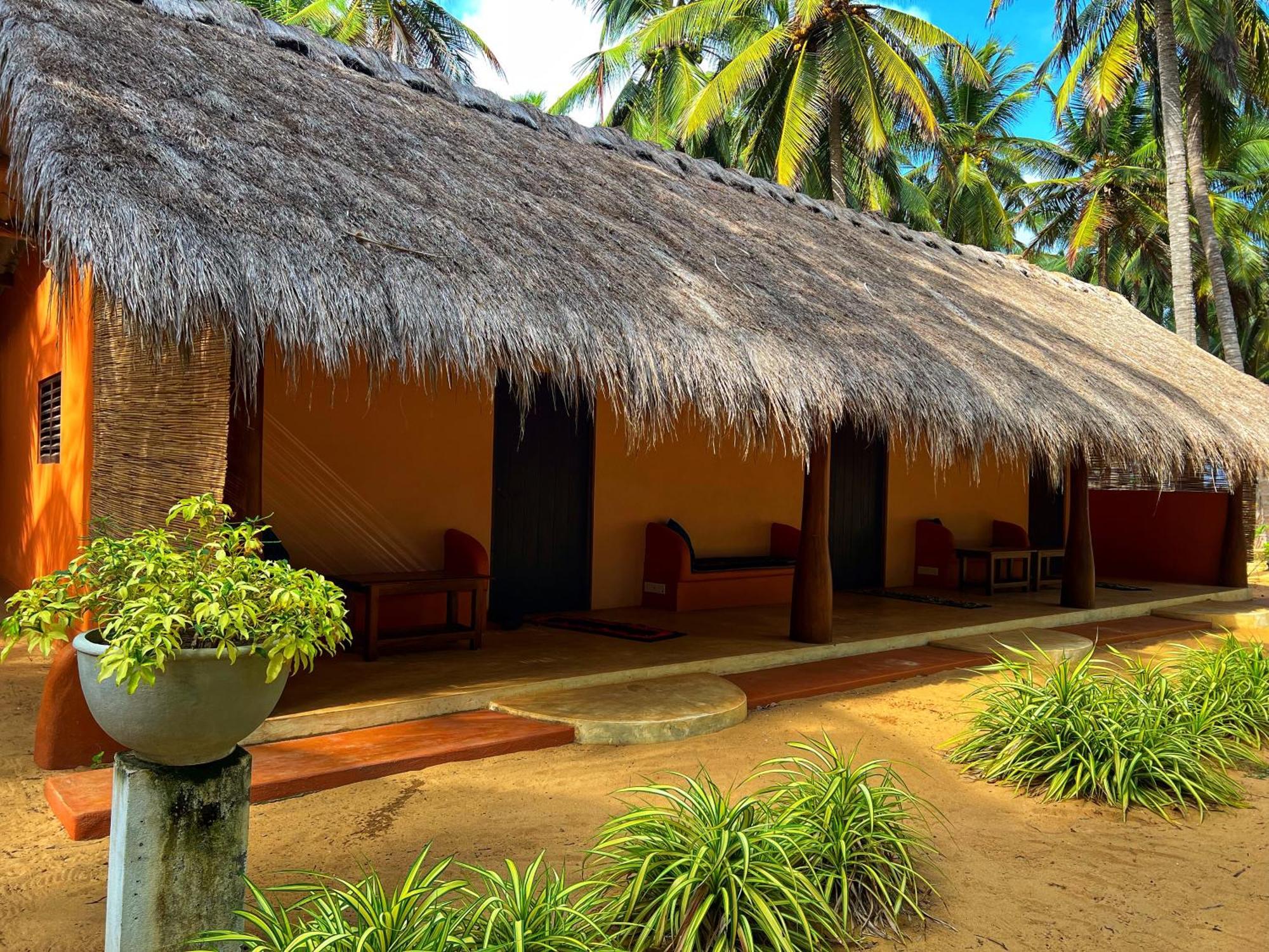 Roshanne Beach Resort Калпития Экстерьер фото