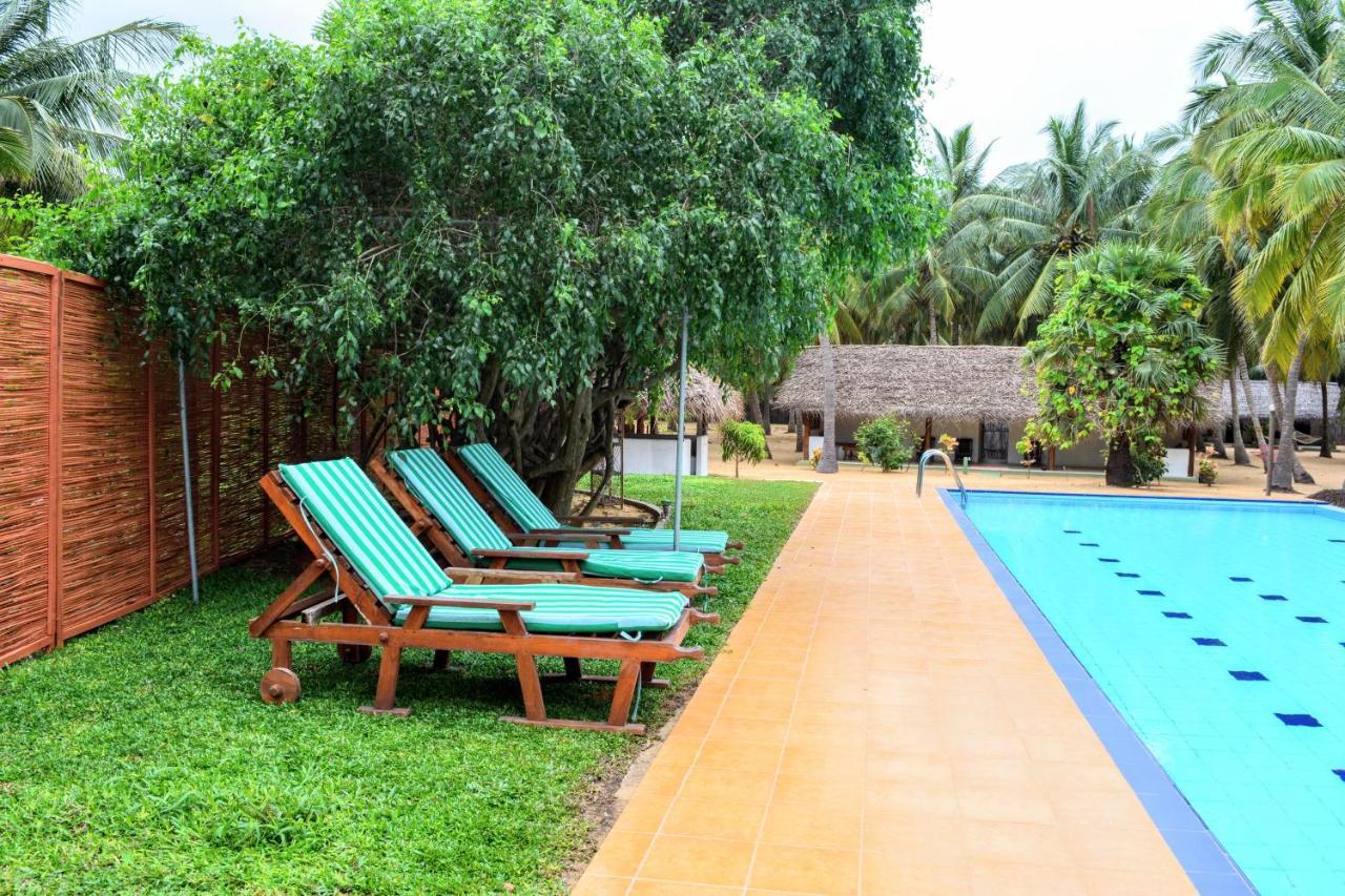 Roshanne Beach Resort Калпития Экстерьер фото